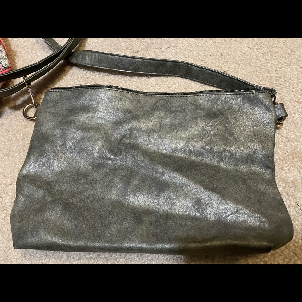 ❤️‍🔥SOLD❤️‍🔥Gray Versona Crossbody